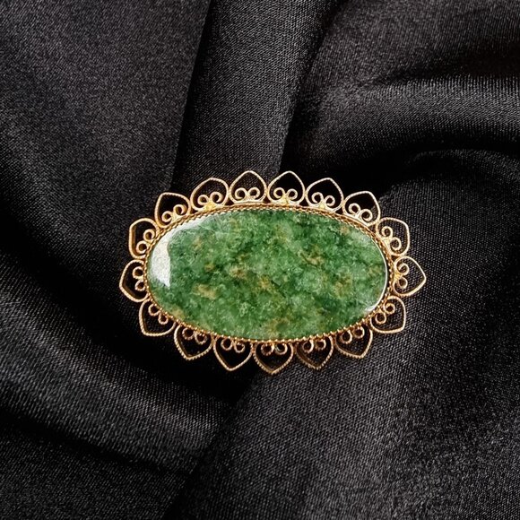 Vintage Nephrite Jade Filigree Brooch Oval Gold-Tone Elegant Jewelry Accessory F - Picture 3 of 5